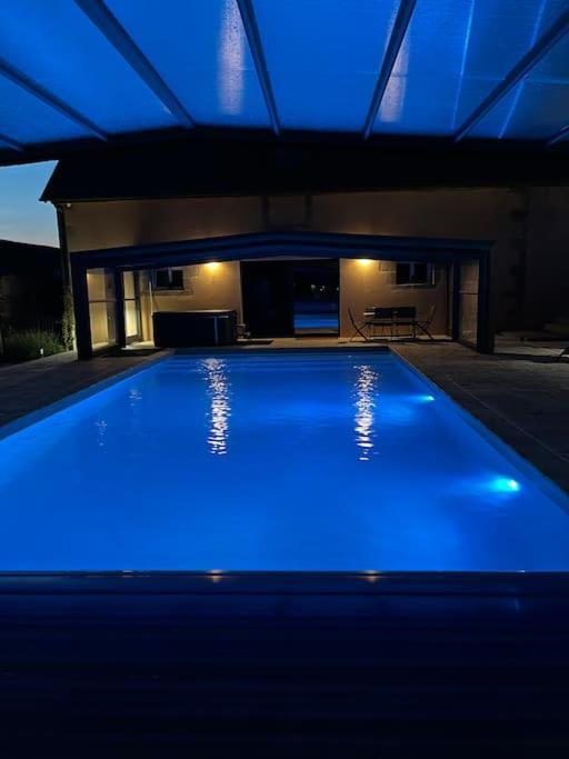 Gite La Bergerie, Piscine Chauffee, Couzon Экстерьер фото